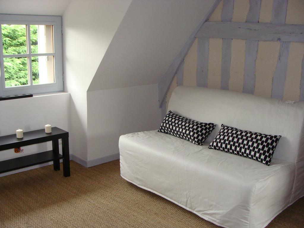 Le Vieux Castel Goustranville Room photo