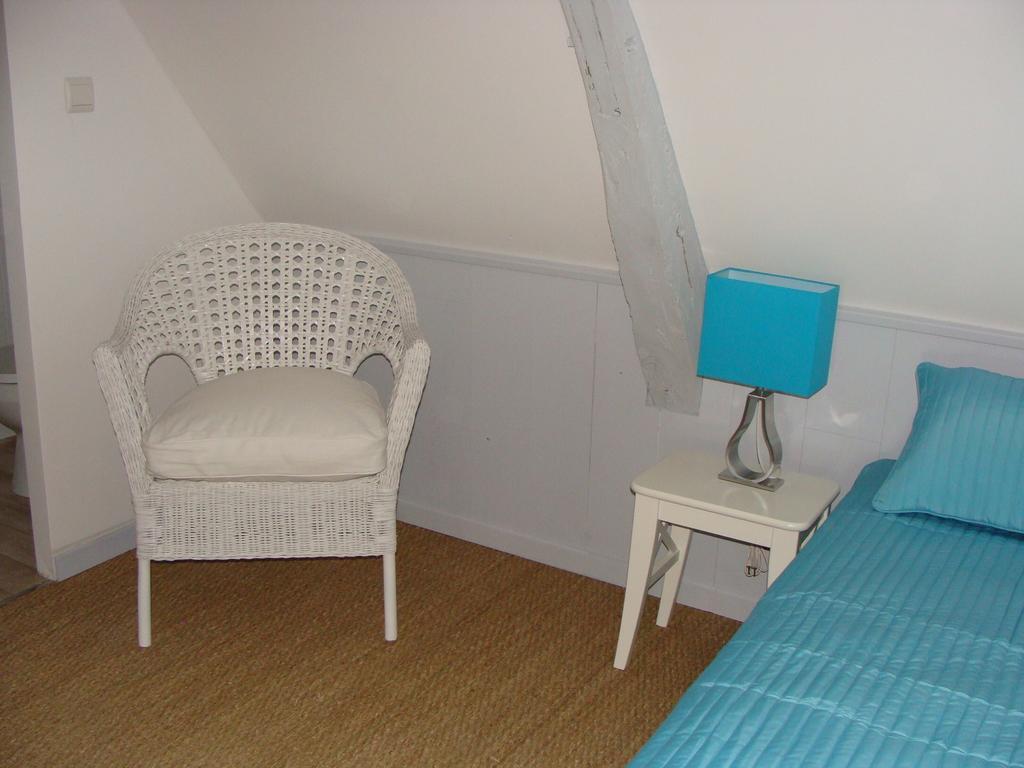 Le Vieux Castel Goustranville Room photo